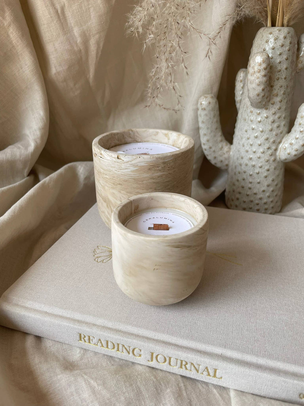 Bougie parfumée 'violette douce & néroli' en cire de soja: Grand (240g) - senteur parfumée Kefi Concept Store