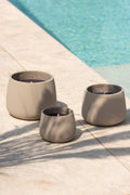 BOUGIE EXT CYRA CIMENT GRIS S (14x14x11cm) - senteur parfumée Kefi Concept Store