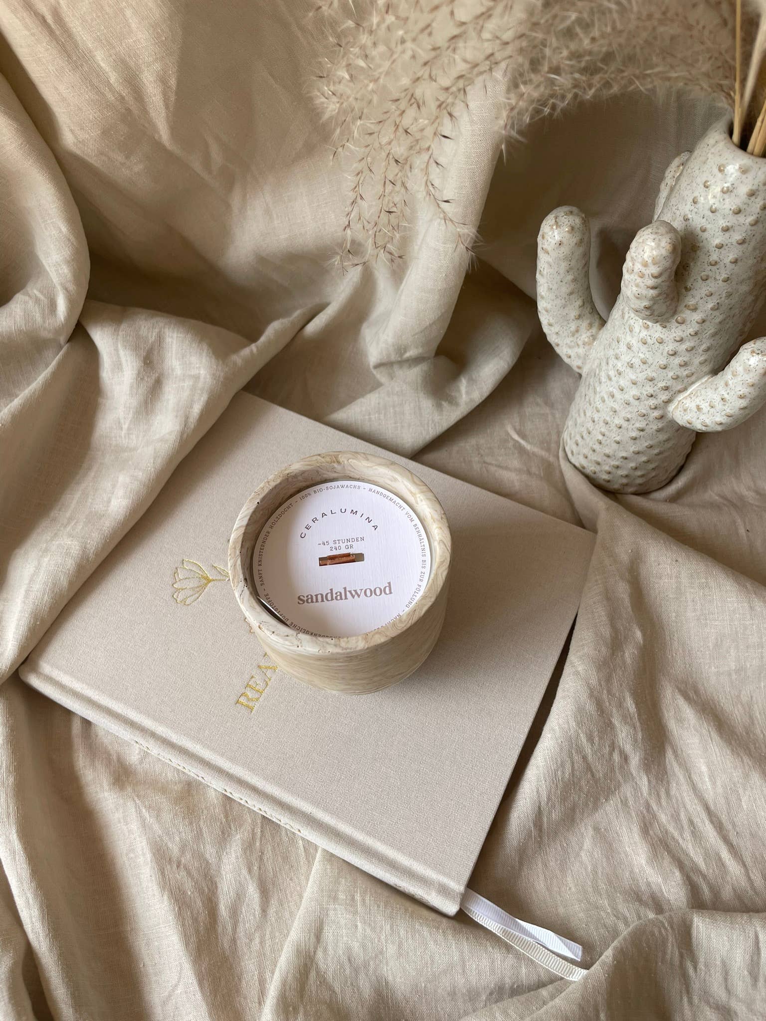 Bougie parfumée 'santal' en cire de soja: Grand (240g) - senteur parfumée Kefi Concept Store