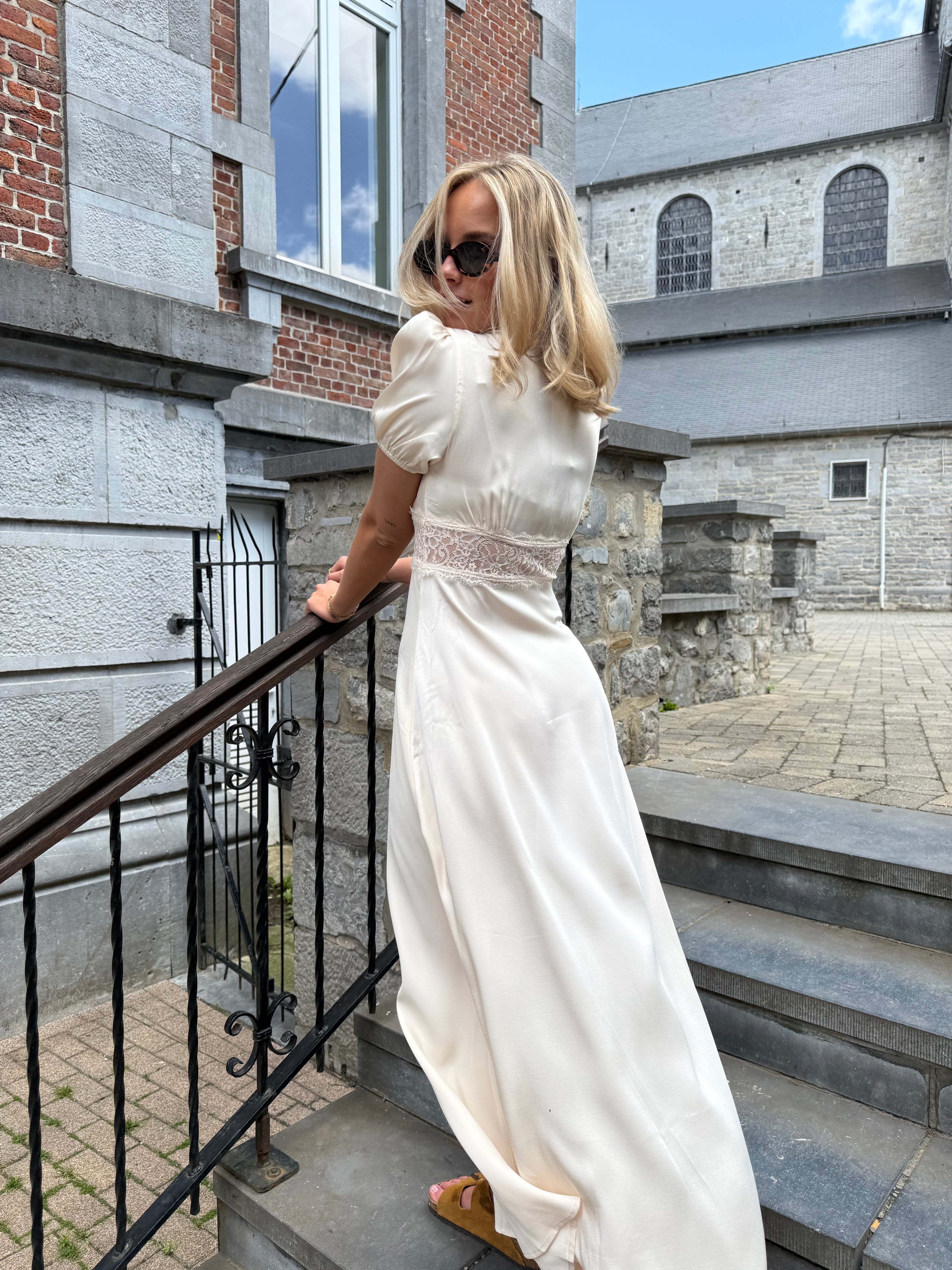 Robe Victoria