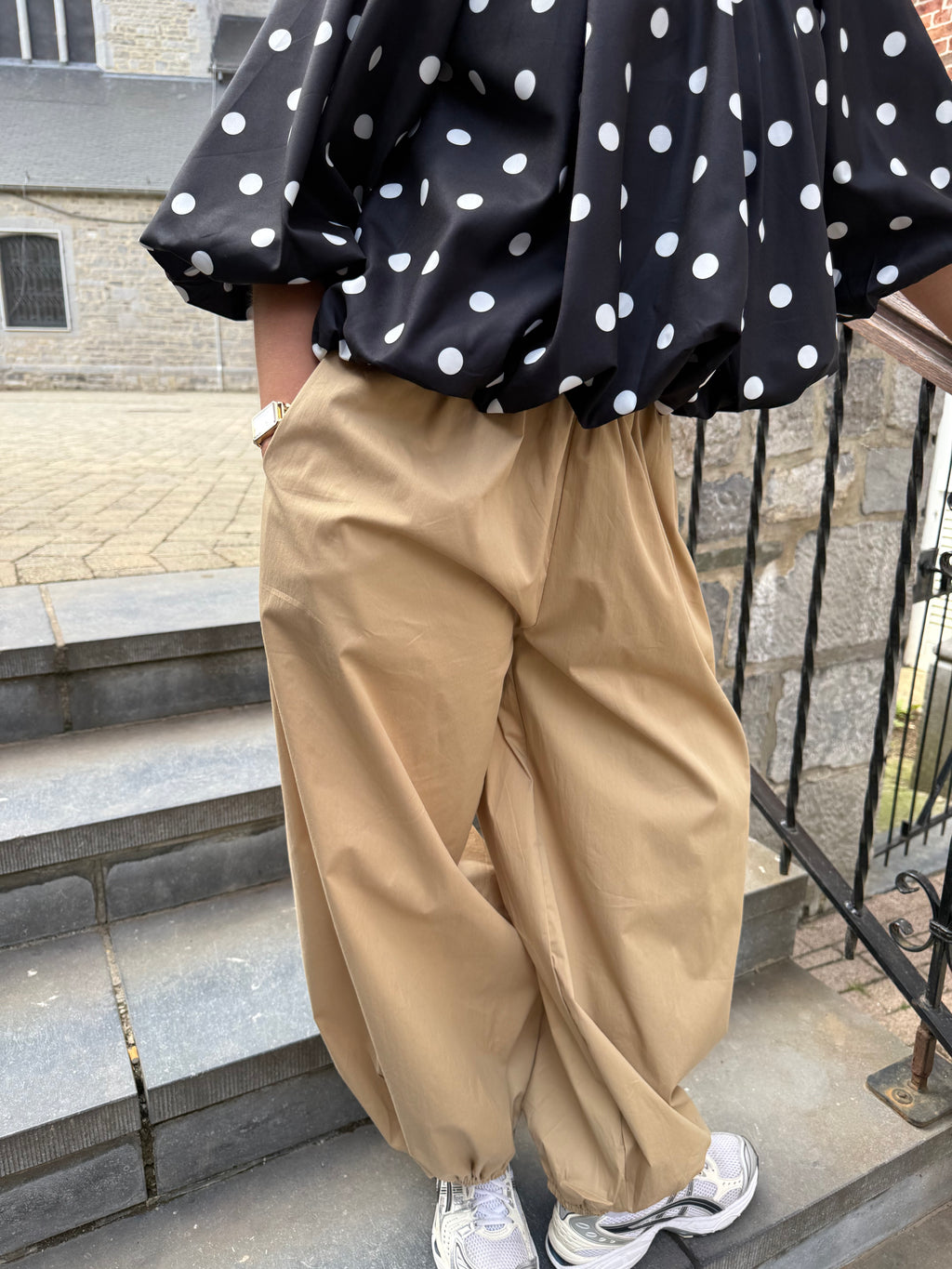 Blouse Apolline en noir à pois