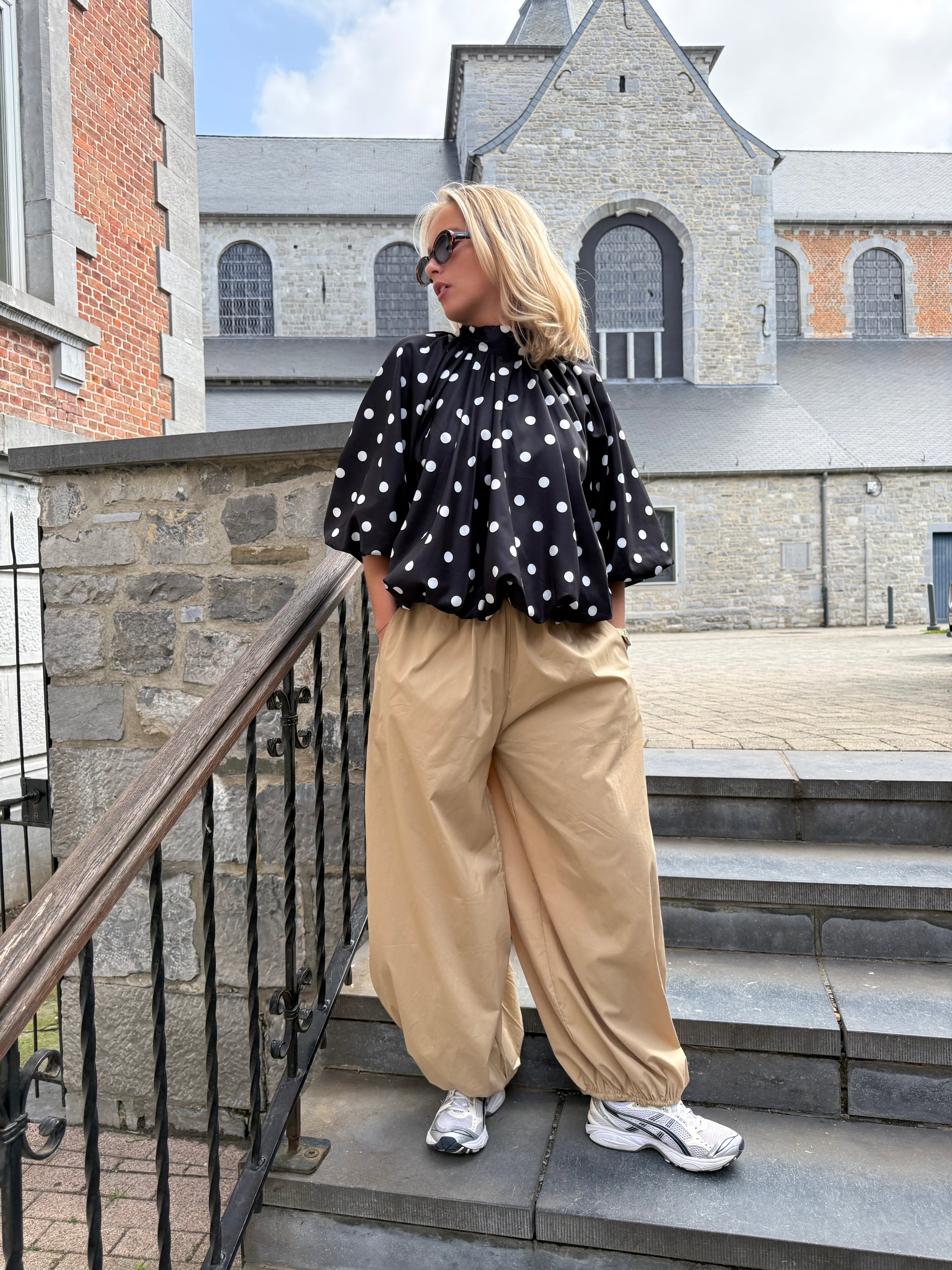 Blouse Apolline en noir à pois