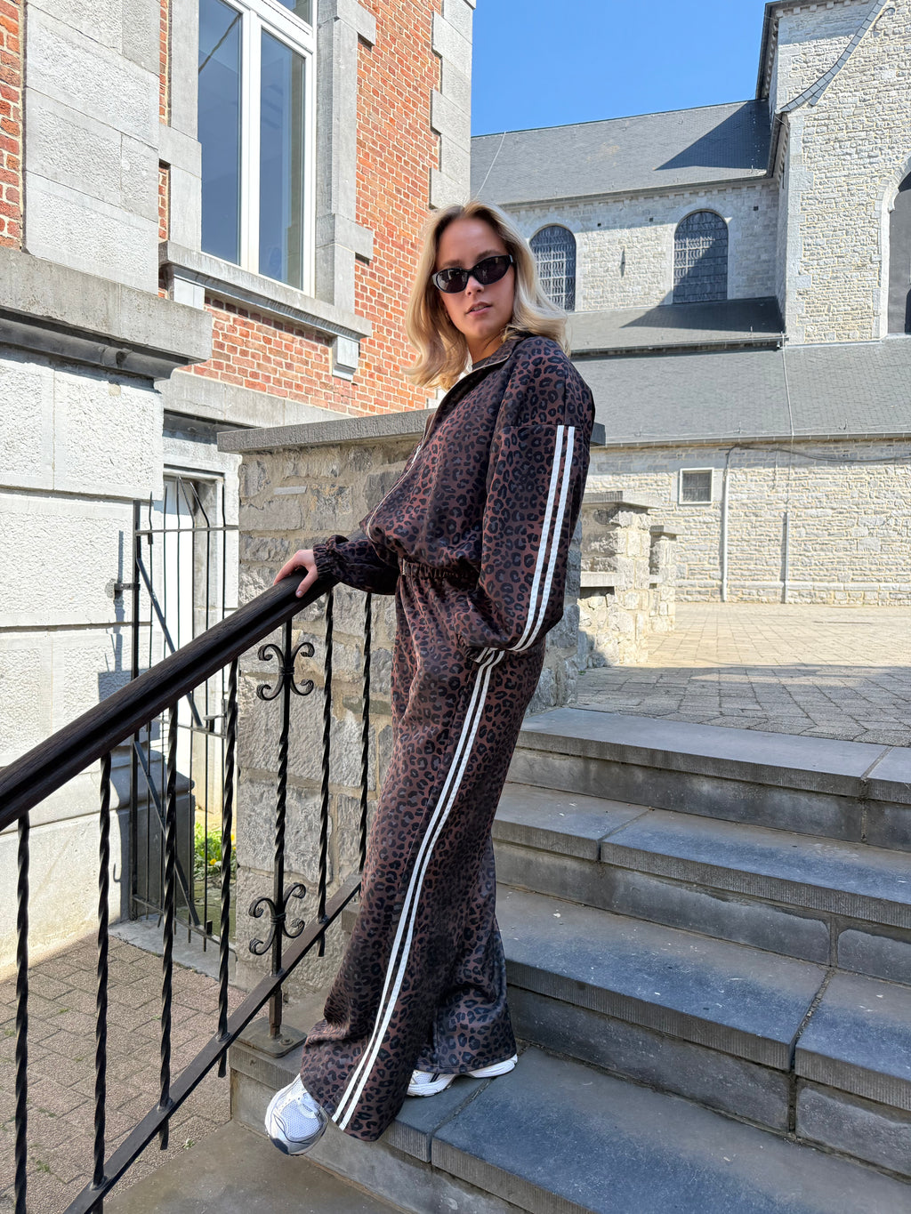 Charly Leopard, gilet à bande choco - mode femme Kefi Concept Store
