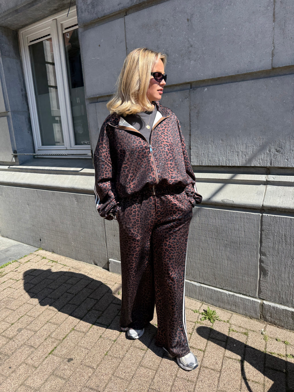 Charly Leopard, gilet à bande choco - mode femme Kefi Concept Store