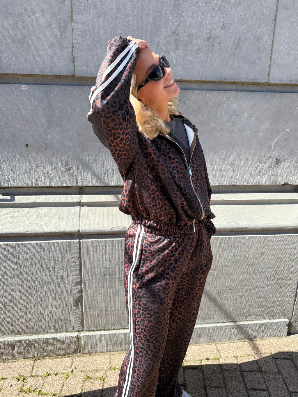 Charly Leopard, gilet à bande choco - mode femme Kefi Concept Store