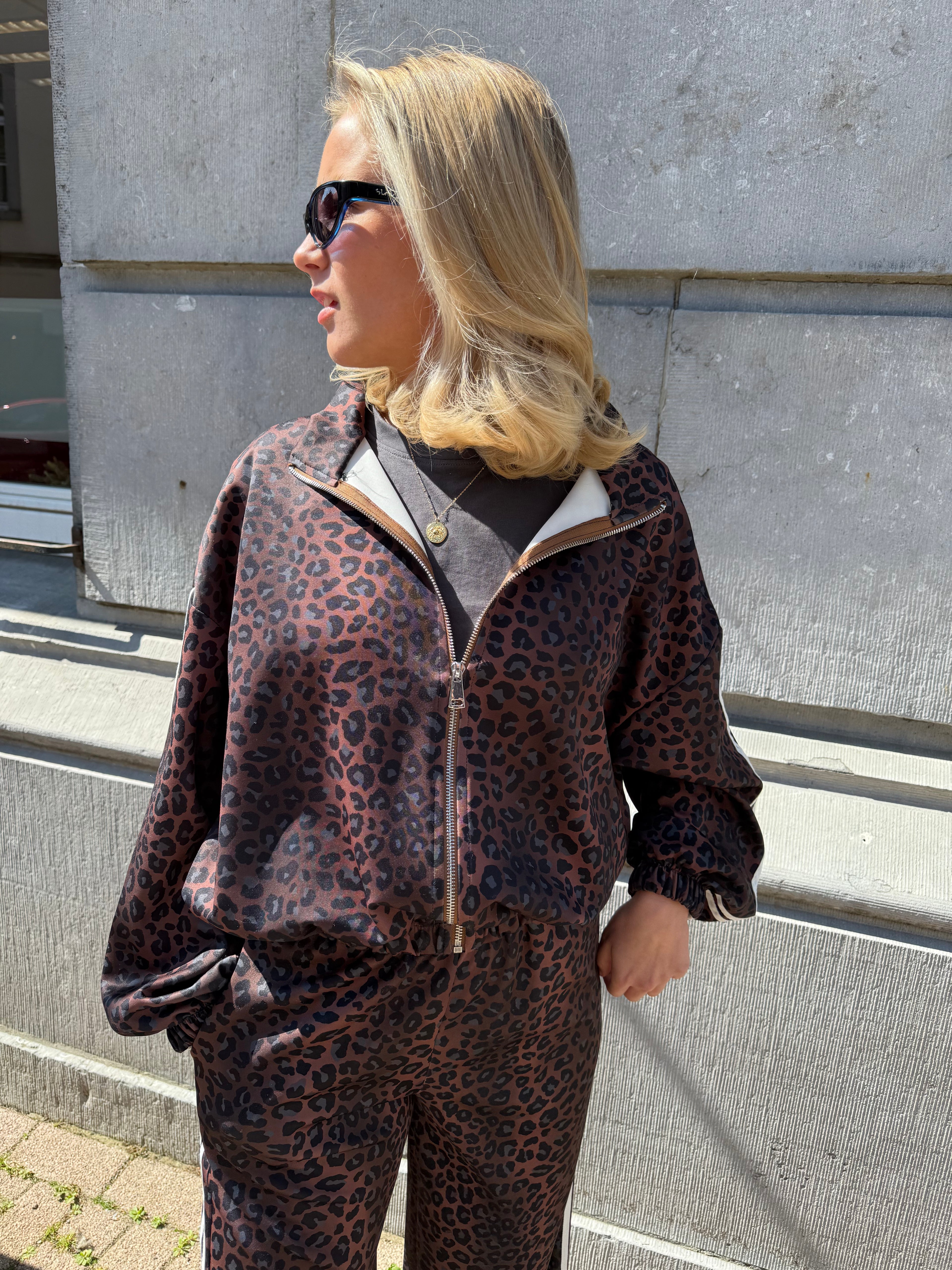 Charly Leopard, gilet à bande choco - mode femme Kefi Concept Store