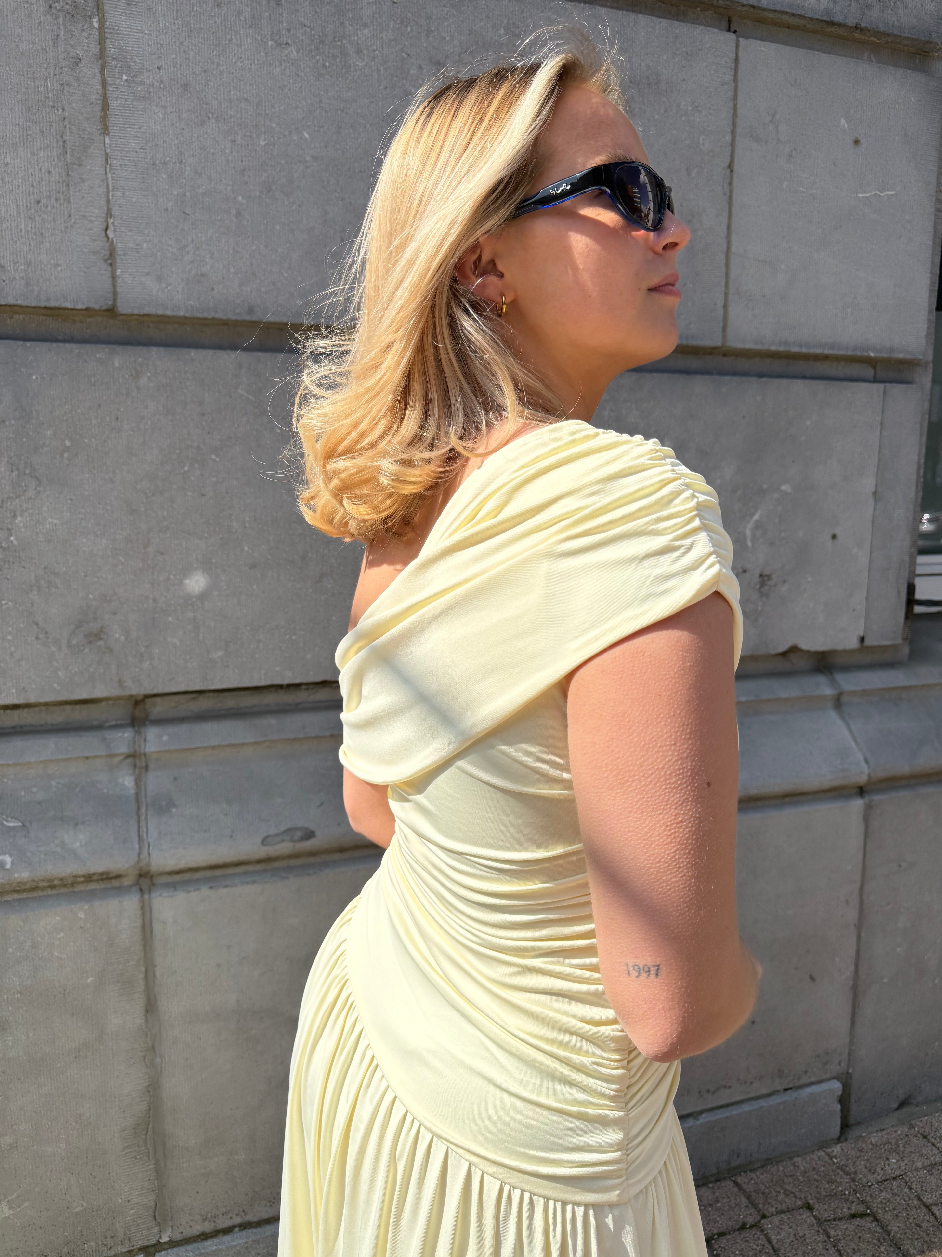 Robe Muse drapée une épaule - mode femme Kefi Concept Store