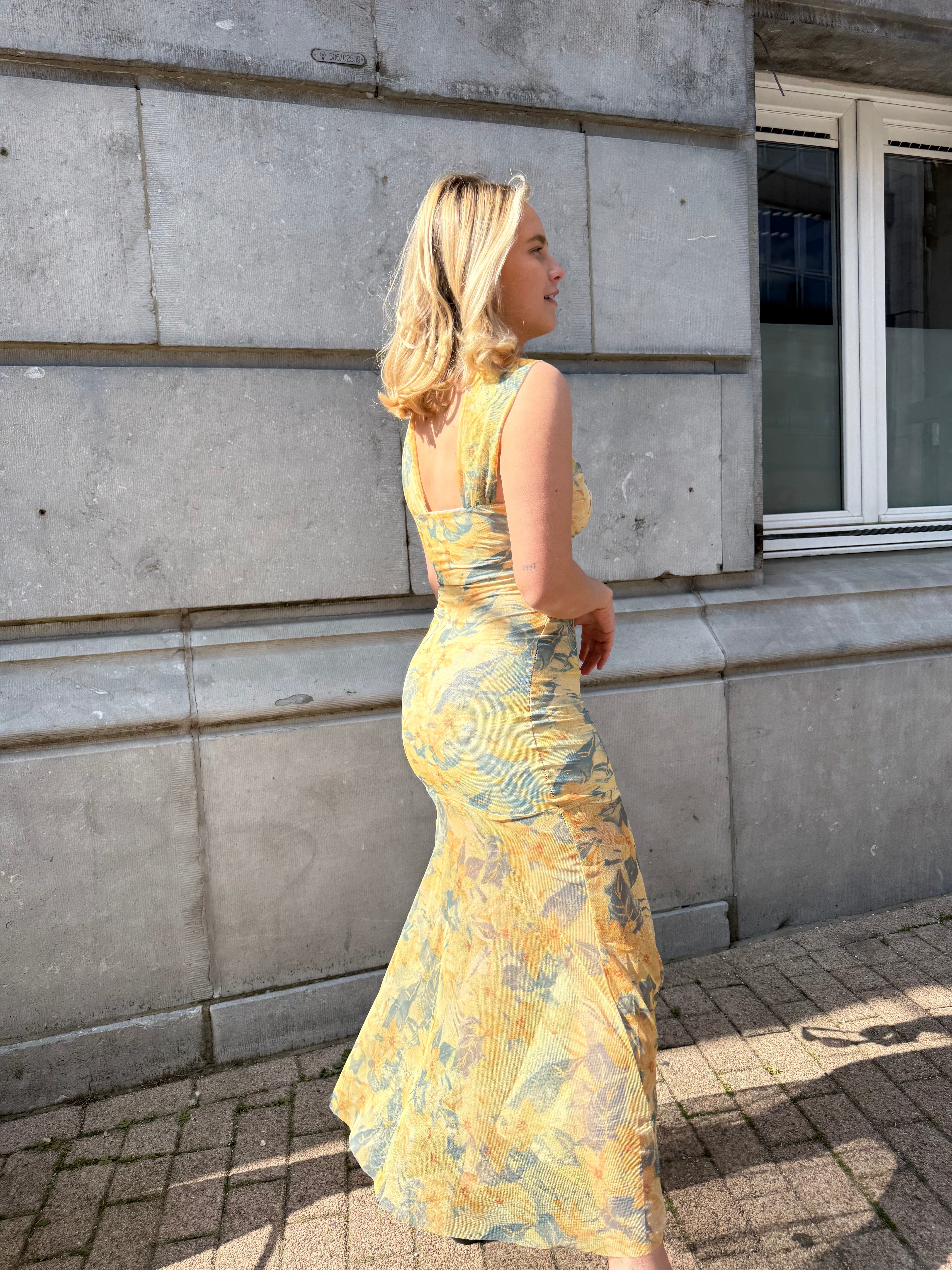 Robe Luma asymétrique drapée fleurie - mode femme Kefi Concept Store