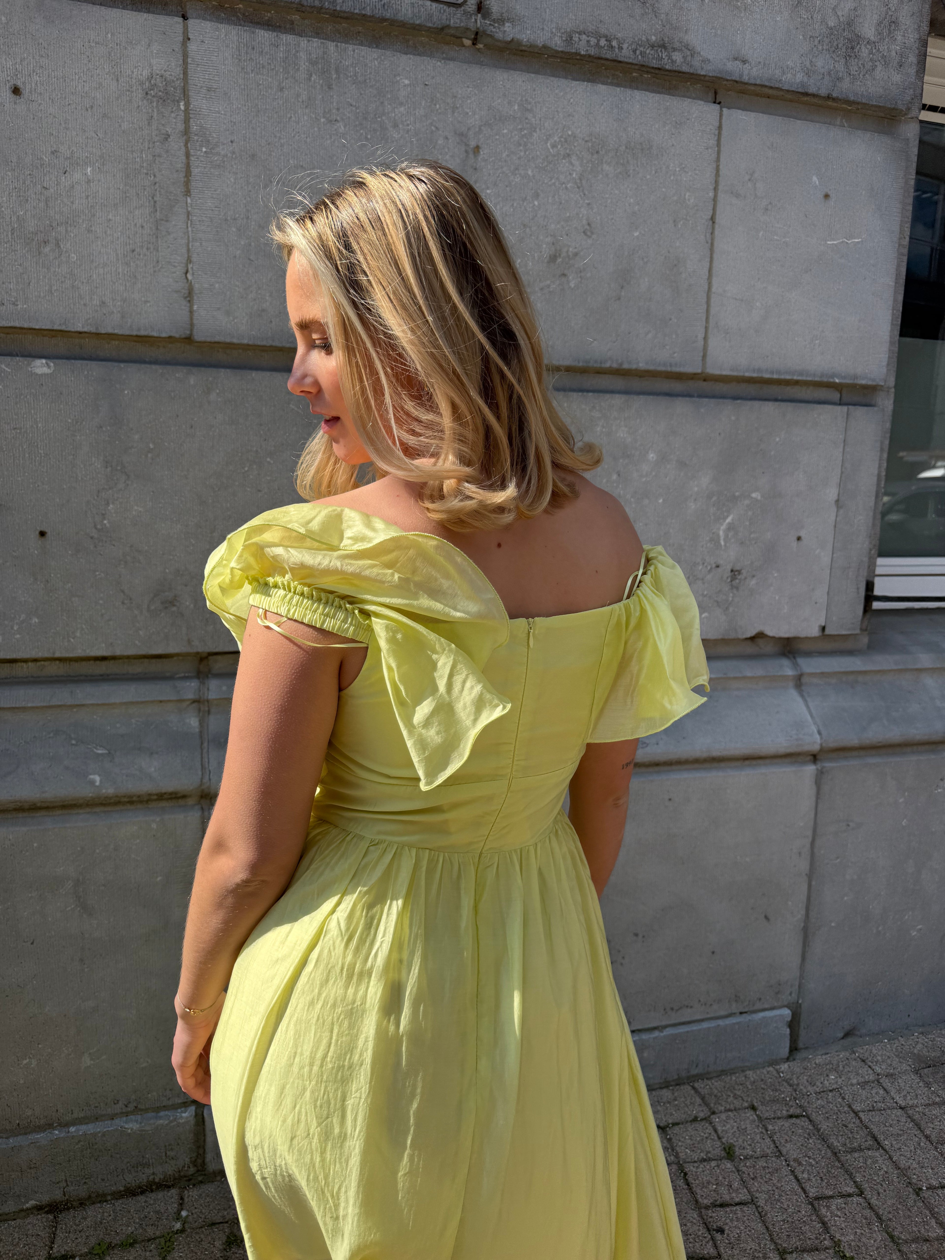 Robe Diva en jaune  - épaules dénudées