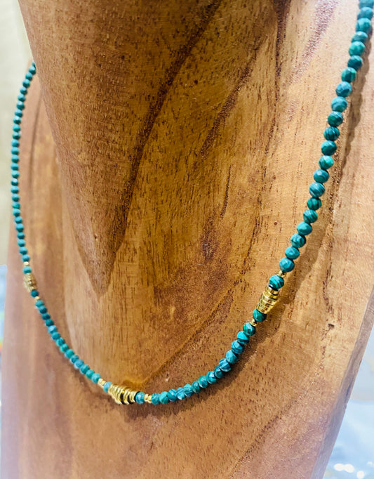 Collier Jade pierres vertes
