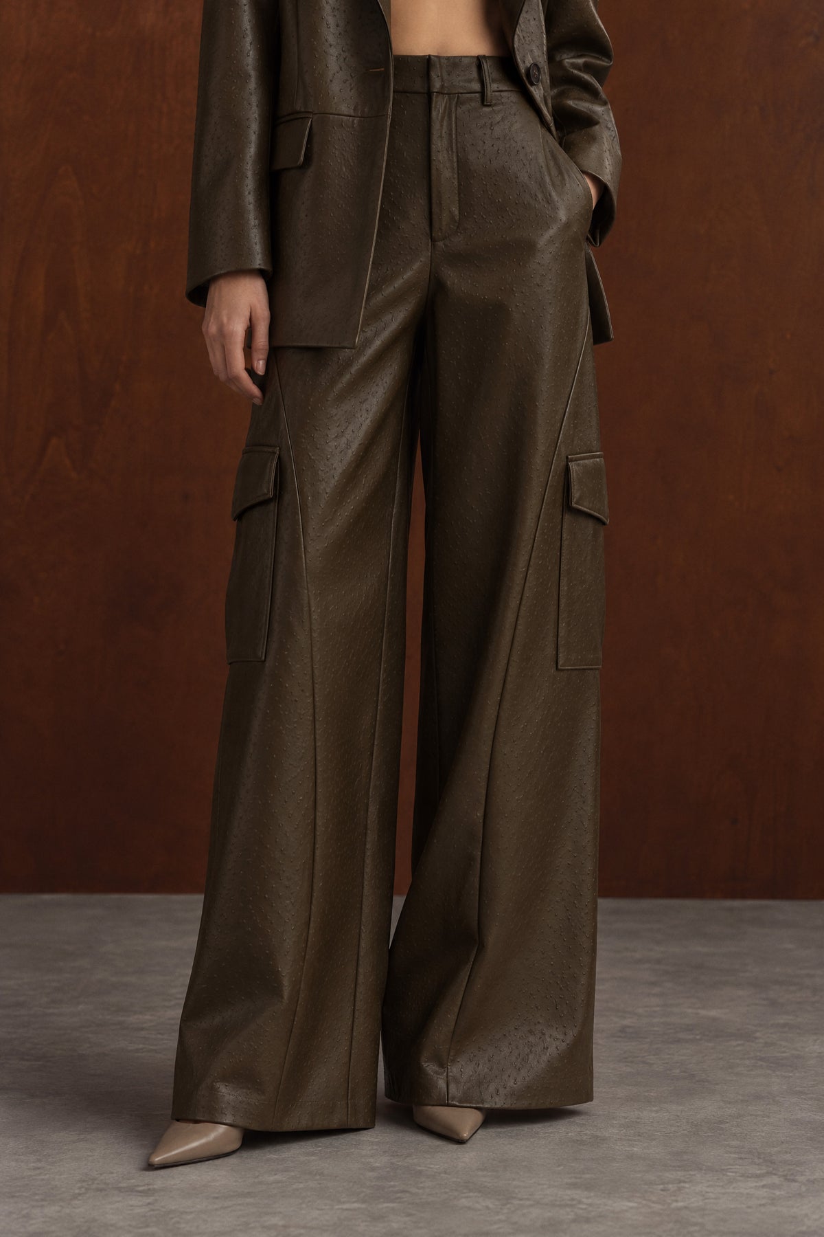 Pantalon cargo large effet cuir – Kaki